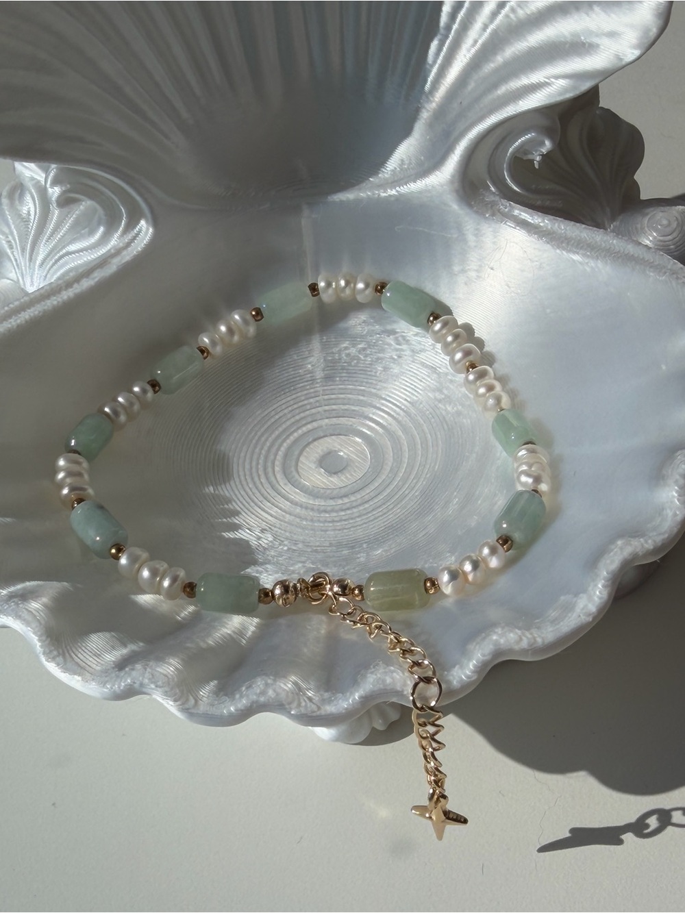 Freshwater Pearl & Light Green Jadeite Bead Bracelet with Cross Charm - Picture 3 of 5
